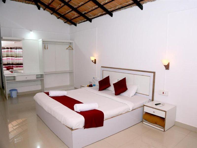 La Flora Beverly Hill Resort Madikeri Exterior photo