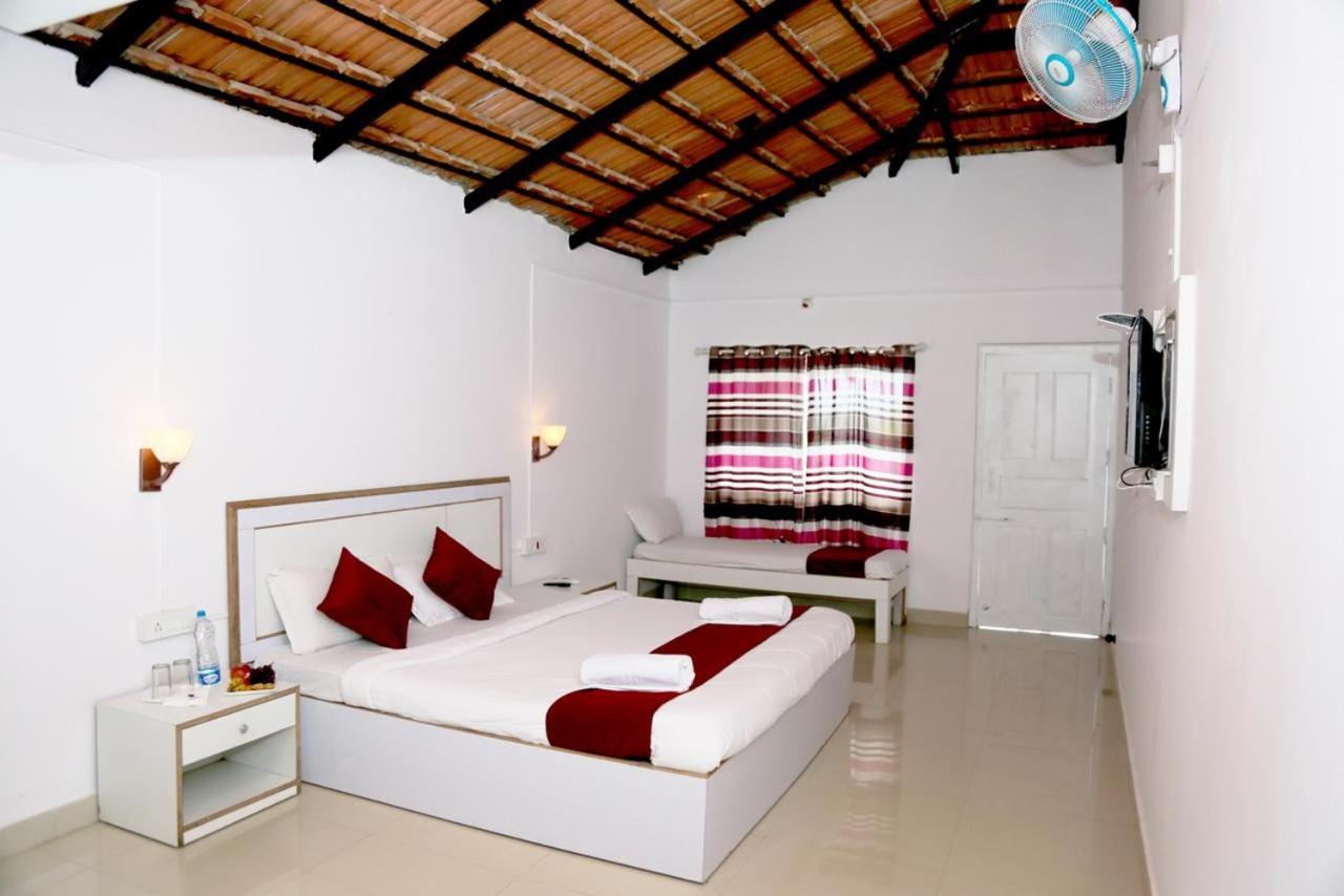 La Flora Beverly Hill Resort Madikeri Exterior photo